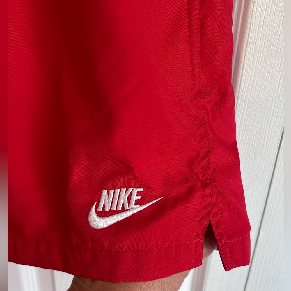 EUC Men’s Nike Athletic shorts. Red with drawstring waist and mesh lining Sz L - Picture 5 of 13